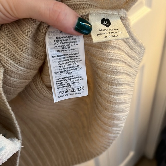 Resourced Cashmere Ribbed Mockneck Pullover Sweater - Picture 5 of 6